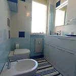 公寓 House Blu Cogo By World
